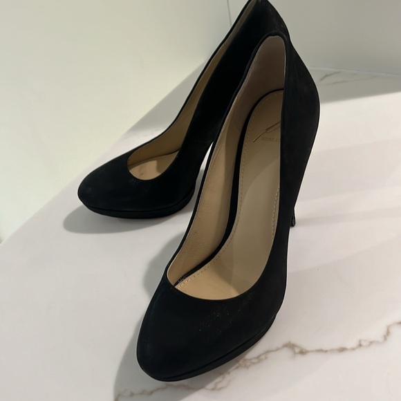 Brian Atwood Black Sueded Sculpted Platform Pump 37.5 - Picture 7 of 9